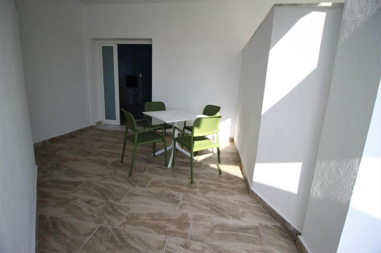 Apartment Ishel Trafalgar Zahora